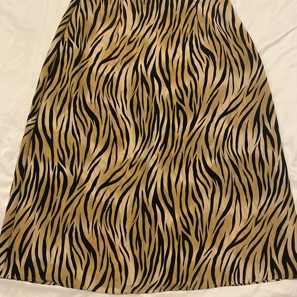 Tiger strip knee length skirt